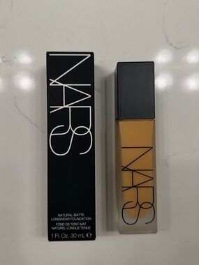 NARS Foundation Bottle in Vanuatu Medium 3.5